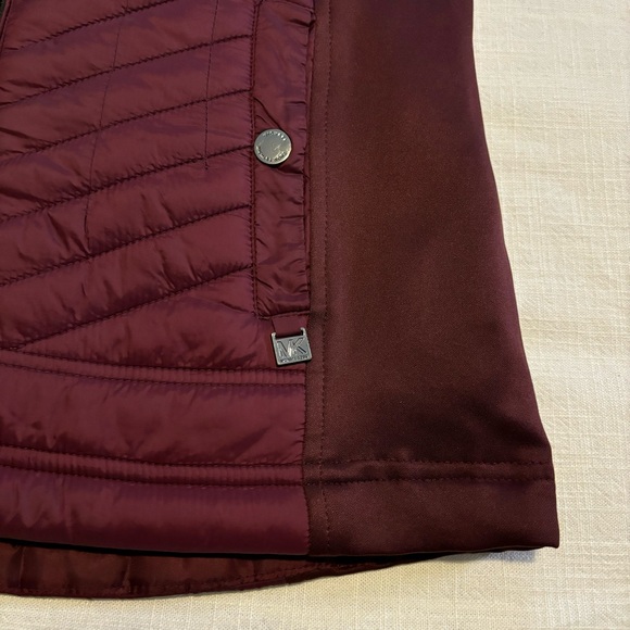 MICHAEL Michael Kors Burgandy Puffer Vest - SMALL - Picture 3 of 7